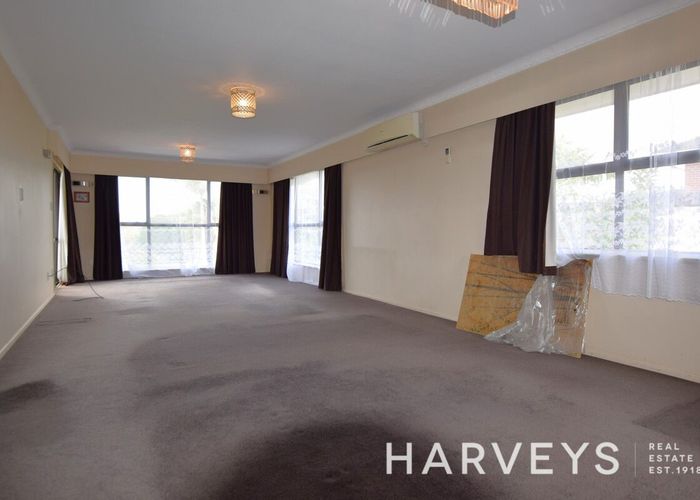 at 52 Tiroroa Avenue, Te Atatu South, Waitakere City, Auckland