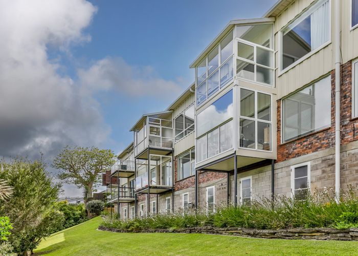  at 6/198 Hurstmere Road, Takapuna, Auckland