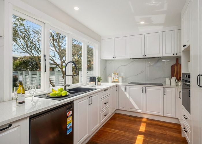  at 16 Coyle Street, Sandringham, Auckland
