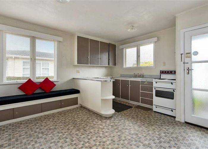  at 136 Rathgar Rd, Henderson, Waitakere City, Auckland
