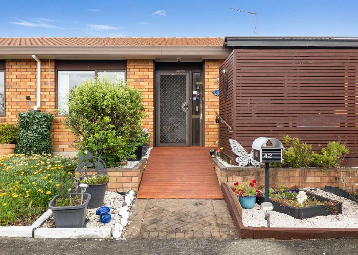  at 42 Bodi Place, Te Atatu South, Waitakere City, Auckland