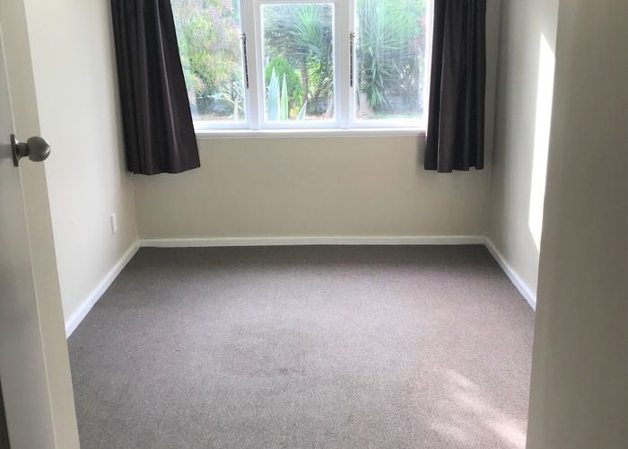  at 90 Holland Road, Fairfield, Hamilton