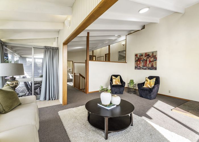  at 13 Archers Road, Hillcrest, Auckland