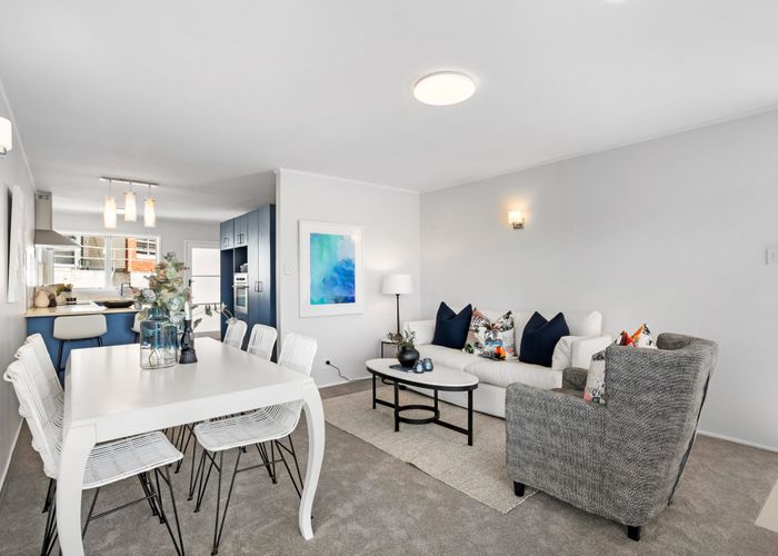  at 2/127 White Swan Road, Mount Roskill, Auckland City, Auckland
