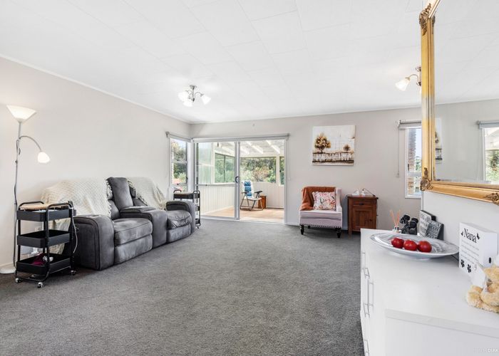  at 31 Allington Road, Massey, Auckland