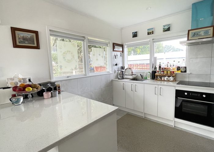  at 2/42 Cheval Drive, Totara Vale, North Shore City, Auckland