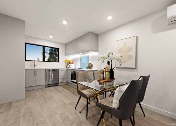  at 5/13 Crosby Road, West Harbour, Waitakere City, Auckland