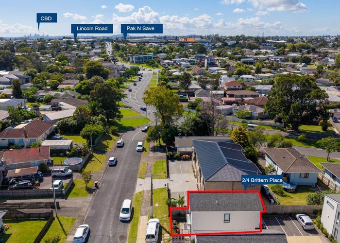  at 2/4 Bittern Place, Henderson, Waitakere City, Auckland