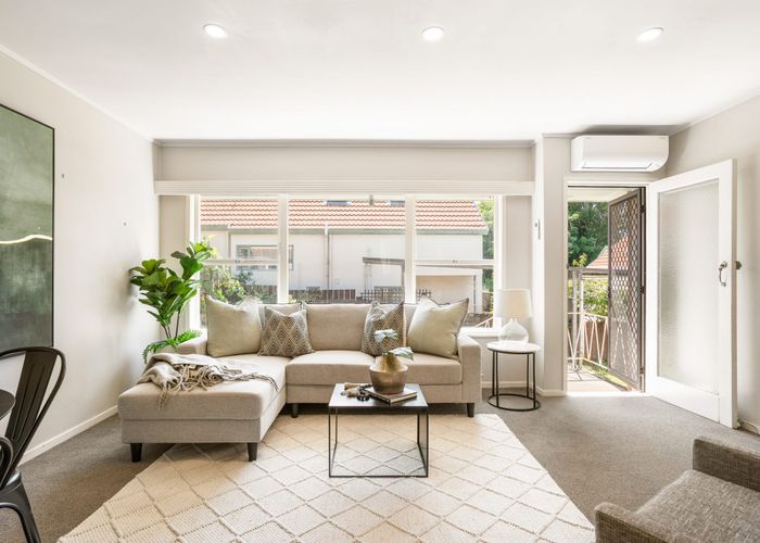  at 4/70 Nile Road, Milford, Auckland