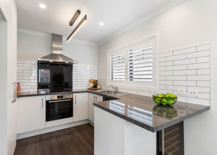  at 11 Poplar Grove, Ebdentown, Upper Hutt, Wellington