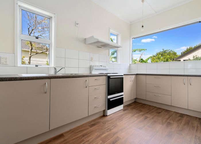  at 6 Nikau Street, New Lynn, Waitakere City, Auckland