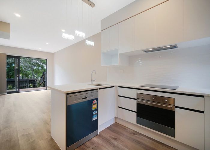  at 8/14A Diana Drive, Glenfield, North Shore City, Auckland