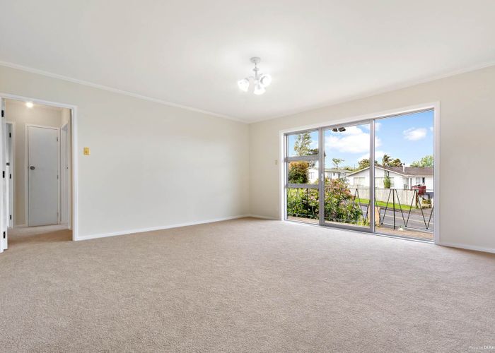  at 2/3 Butterworth Drive, Glendene, Auckland