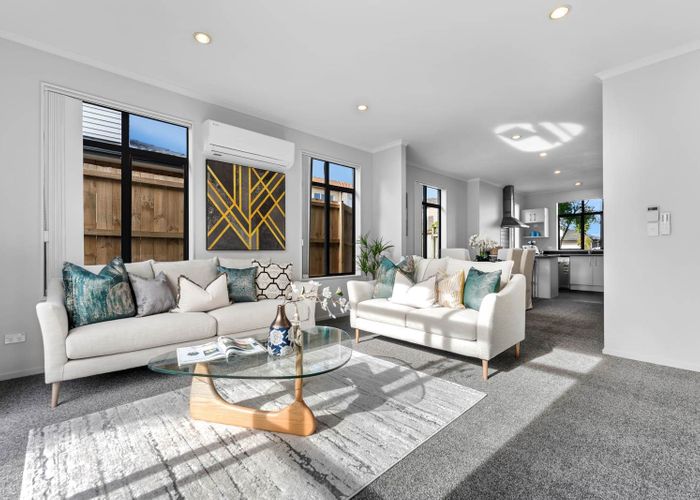  at 8 Bushpark Place, Flat Bush, Manukau City, Auckland