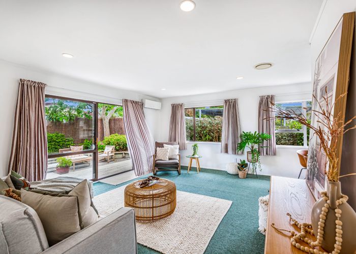  at 1/16 Glenhaven Place, Te Atatu Peninsula, Auckland