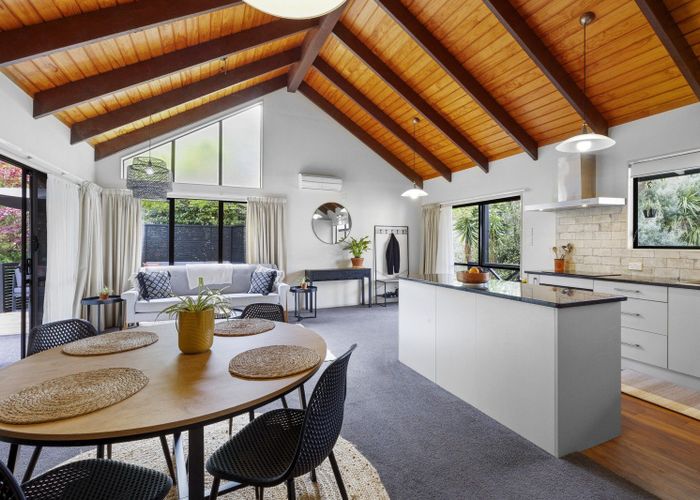  at 19 Thames Street, Welbourn, New Plymouth, Taranaki