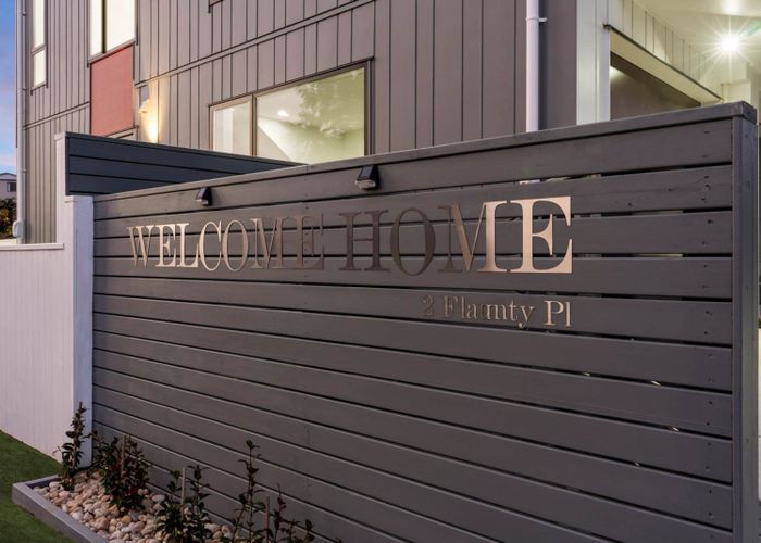  at 2/2 Flaunty Place, West Harbour, Waitakere City, Auckland