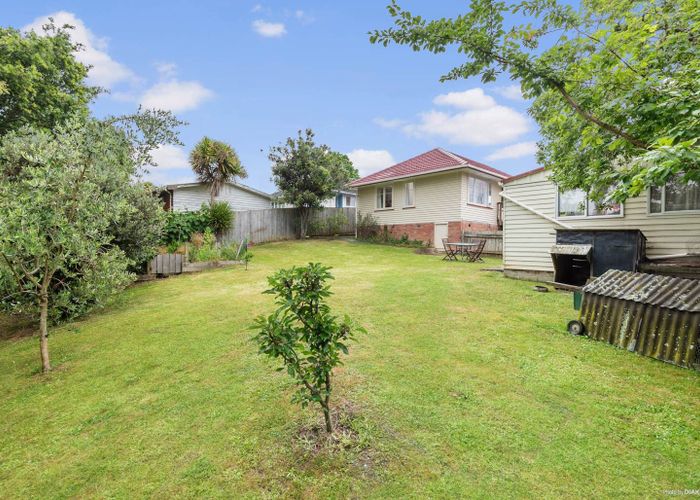  at 19 Wilsher Crescent, Henderson, Waitakere City, Auckland