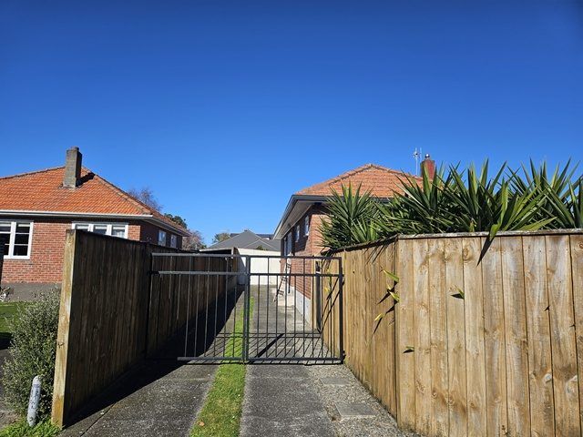  at 42 Frederick Street, Terrace End, Palmerston North, Manawatu / Whanganui
