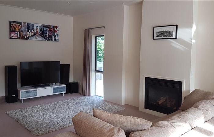 at 7B  Cliff Road, Torbay, North Shore City, Auckland