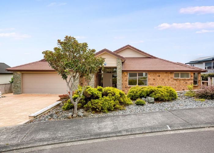  at 9 Hollyford Place, Aotea, Porirua, Wellington