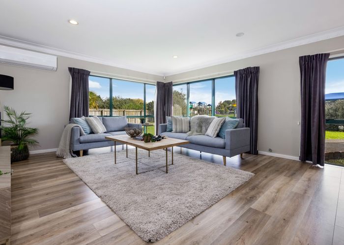  at 11 Linicro Place, Wattle Downs, Auckland