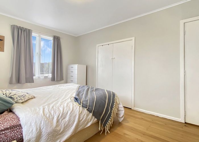  at 86 Sylvan Crescent, Te Atatu South, Auckland