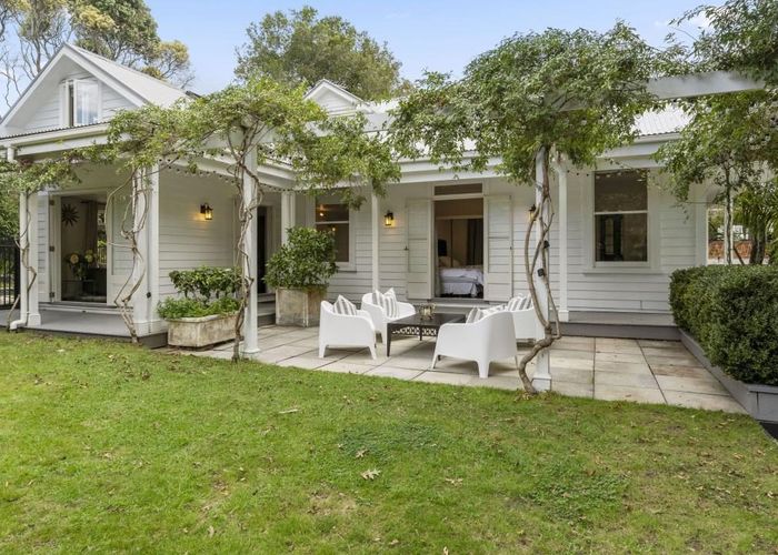  at 8 Green Lane East, Remuera, Auckland