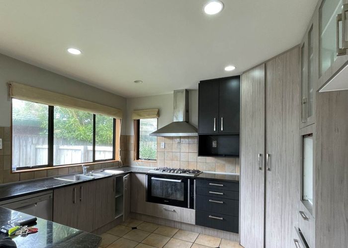  at 9 Lushington Place, Botany Downs, Manukau City, Auckland
