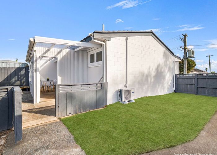  at 4/49 Russell Road, Manurewa, Manukau City, Auckland