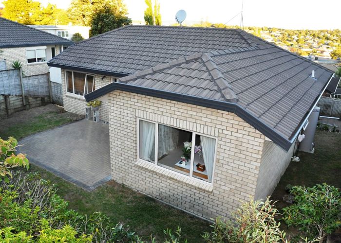  at 1/10 Ridge Road, Waiake, Auckland