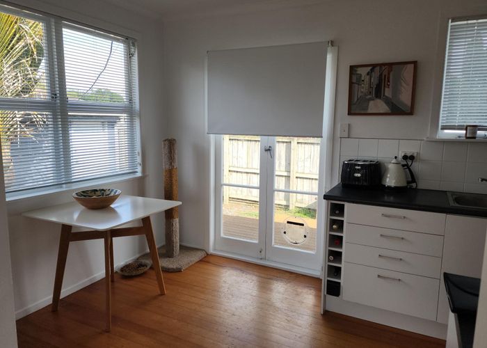  at 39 Garden Heights Avenue, Glenview, Hamilton
