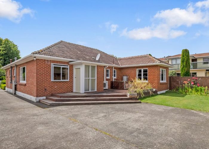  at 42 Whitemans Road, Silverstream, Upper Hutt