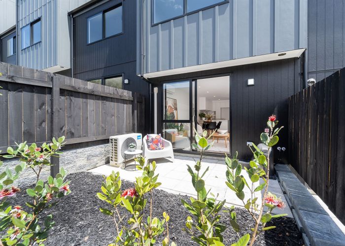  at 7/8 Chivalry Road, Glenfield, Auckland