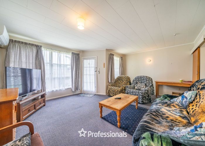  at 10a and b Poole Cresent, Wainuiomata, Lower Hutt, Wellington