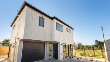  at 90E Seymour Road, Sunnyvale, Auckland