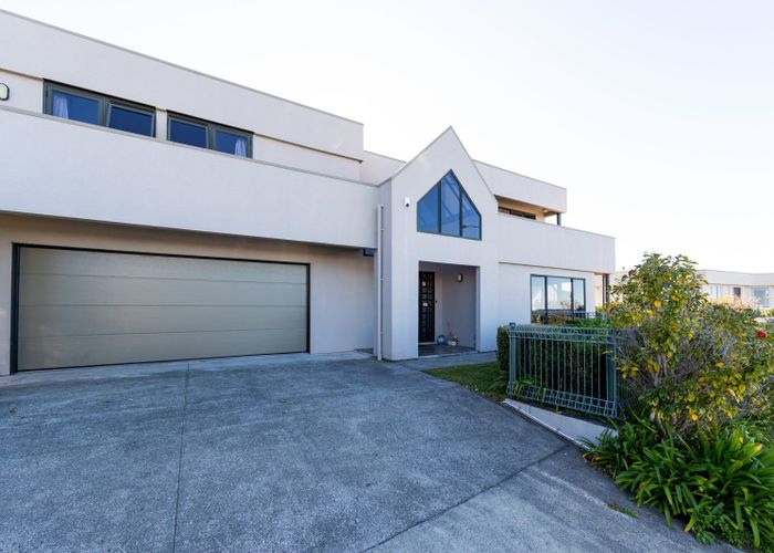  at 84 Churchill Drive, Taradale, Napier, Hawke's Bay