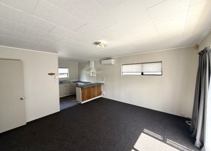  at 4/18 Waiari Road, Conifer Grove, Papakura, Auckland