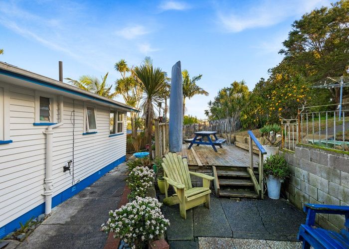  at 22 Thuja Street, Green Bay, Waitakere City, Auckland