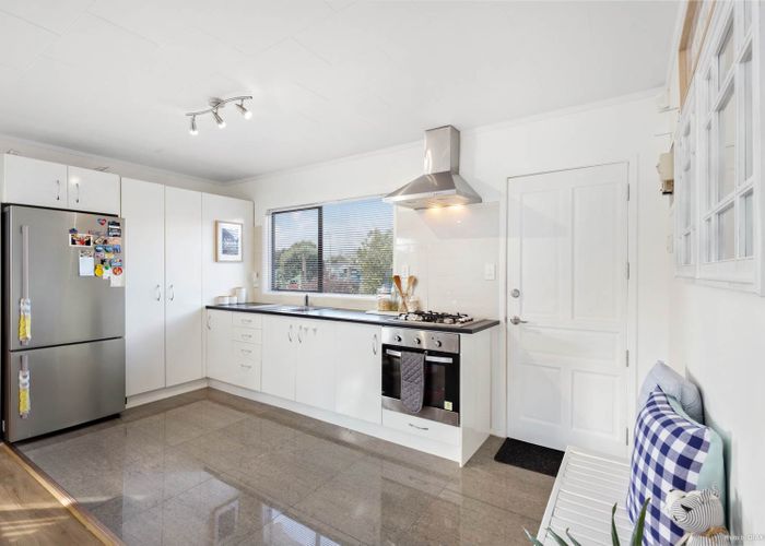  at 2/35 Russell Road, Manurewa, Auckland