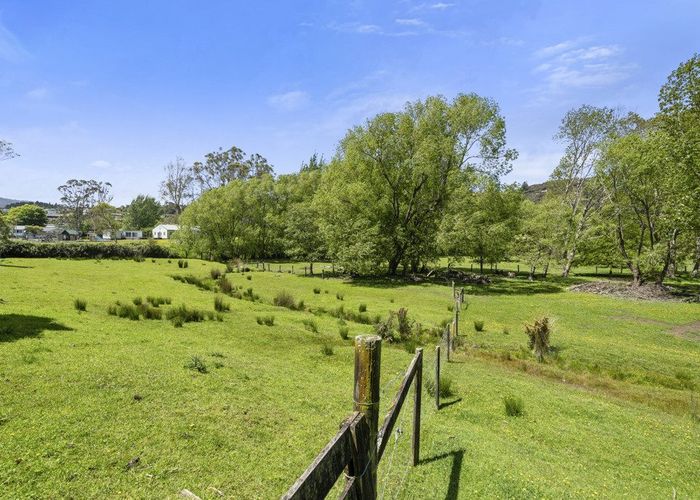  at 48A,48B,68 Norana Road, Timberlea, Upper Hutt, Wellington