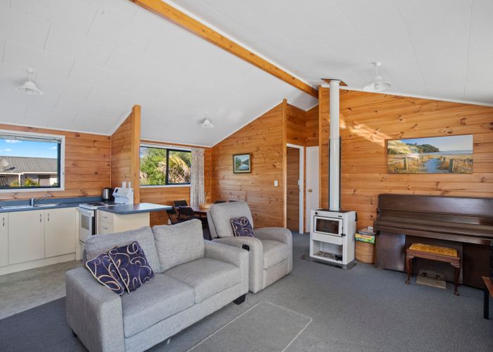  at 19 Kowhai Avenue, KAIAUA, MIRANDA