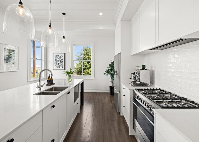  at 15 Sealy Road, Bluff Hill, Napier, Hawke's Bay