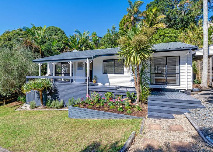  at 2/8 Heatherleigh Rise, Northcross, North Shore City, Auckland