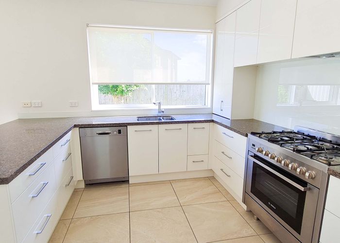  at 5 McCathie Drive, Flat Bush, Manukau City, Auckland