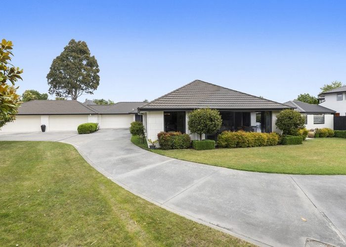  at 19 Regents Park Drive, Casebrook, Christchurch City, Canterbury