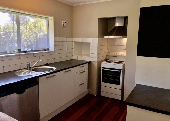  at 2/8 Esmonde Road , Takapuna, North Shore City, Auckland
