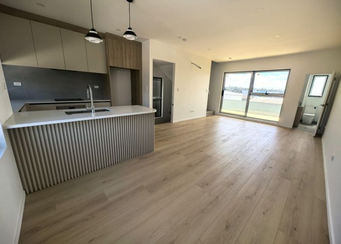  at 4/4024 Great North Road, Glen Eden, Waitakere City, Auckland