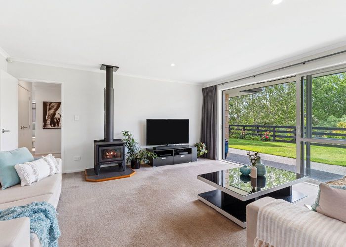  at 10 Carex Close, Pyes Pa, Tauranga