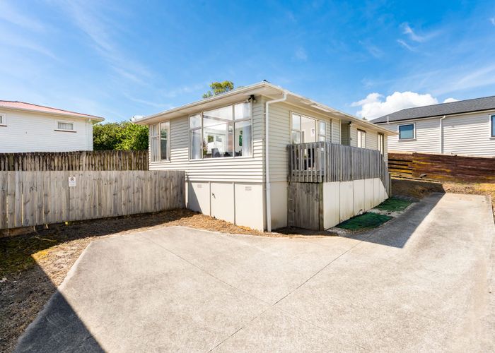  at 8A Harrington Road, Henderson, Waitakere City, Auckland